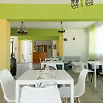 Ilios And Irene 10 לינה וארוחת בוקר 4*