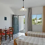 Ilios And Irene 10 B&B