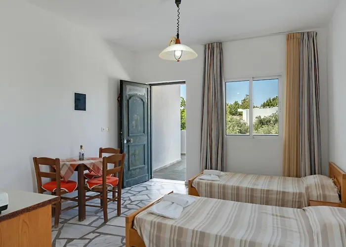 Ilios And Irene 10 Bed & Breakfast