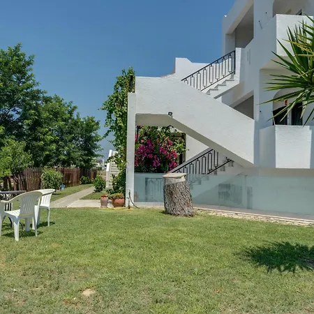 Ilios And Irene 10 Bed and Breakfast