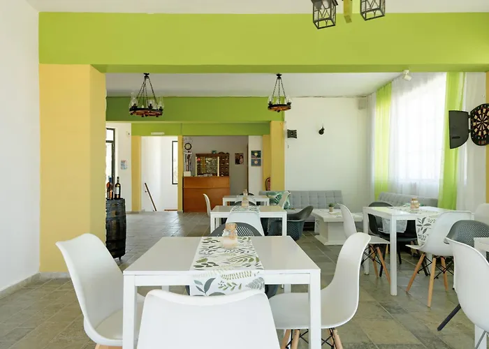 Ilios And Irene 10 Bed & Breakfast 4*