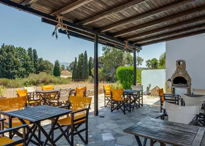 Ilios And Irene 10 Bed and Breakfast 4*