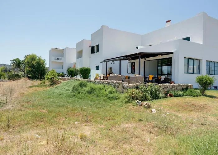 Ilios And Irene 10 Bed & Breakfast 4*